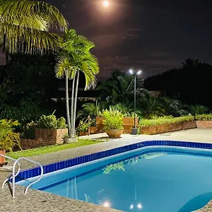casa-jardin-del-lago.cali-hotels.com/